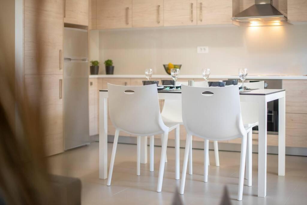 Fofi'S Elegant Home คอสทาวน์ ภายนอก รูปภาพ